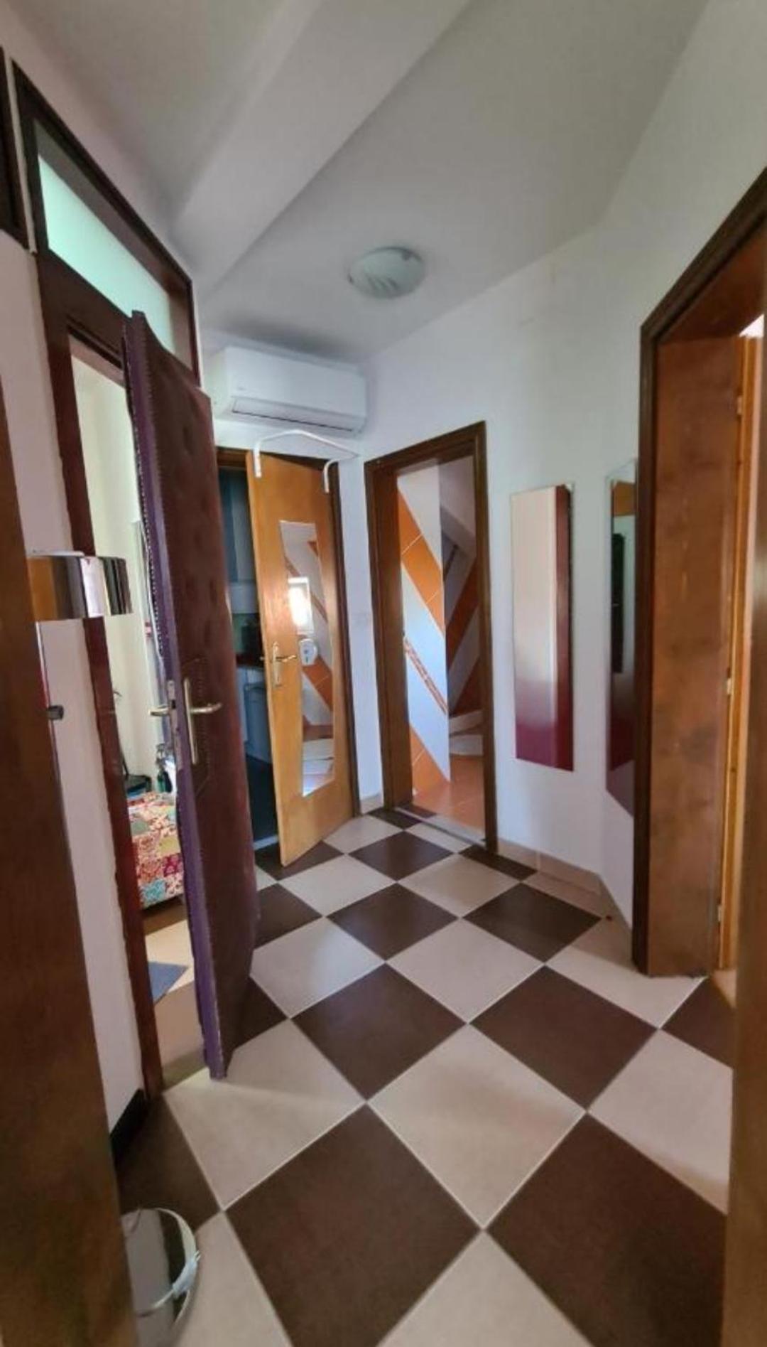 Lux Apartments With Pool Dex Zemun Polje Esterno foto